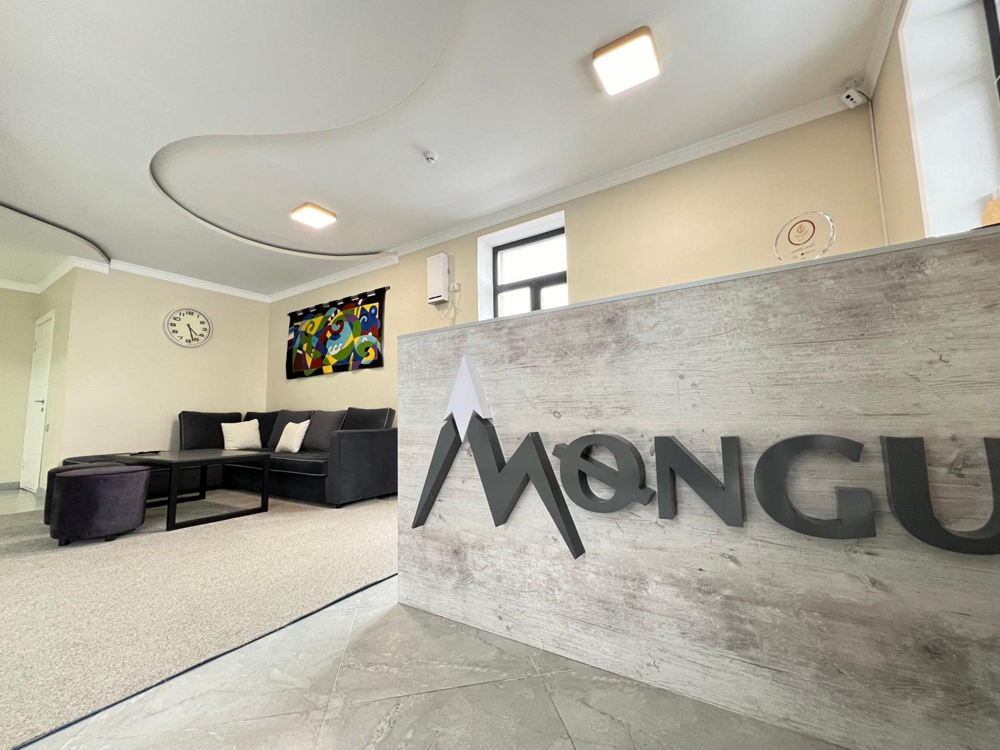 Mongu Hotel Каракол Экстерьер фото